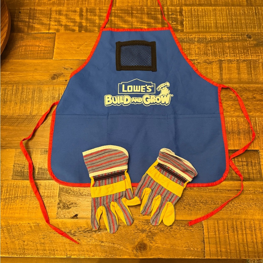 LOWE’S Kids Blue Apron and Gloves Set